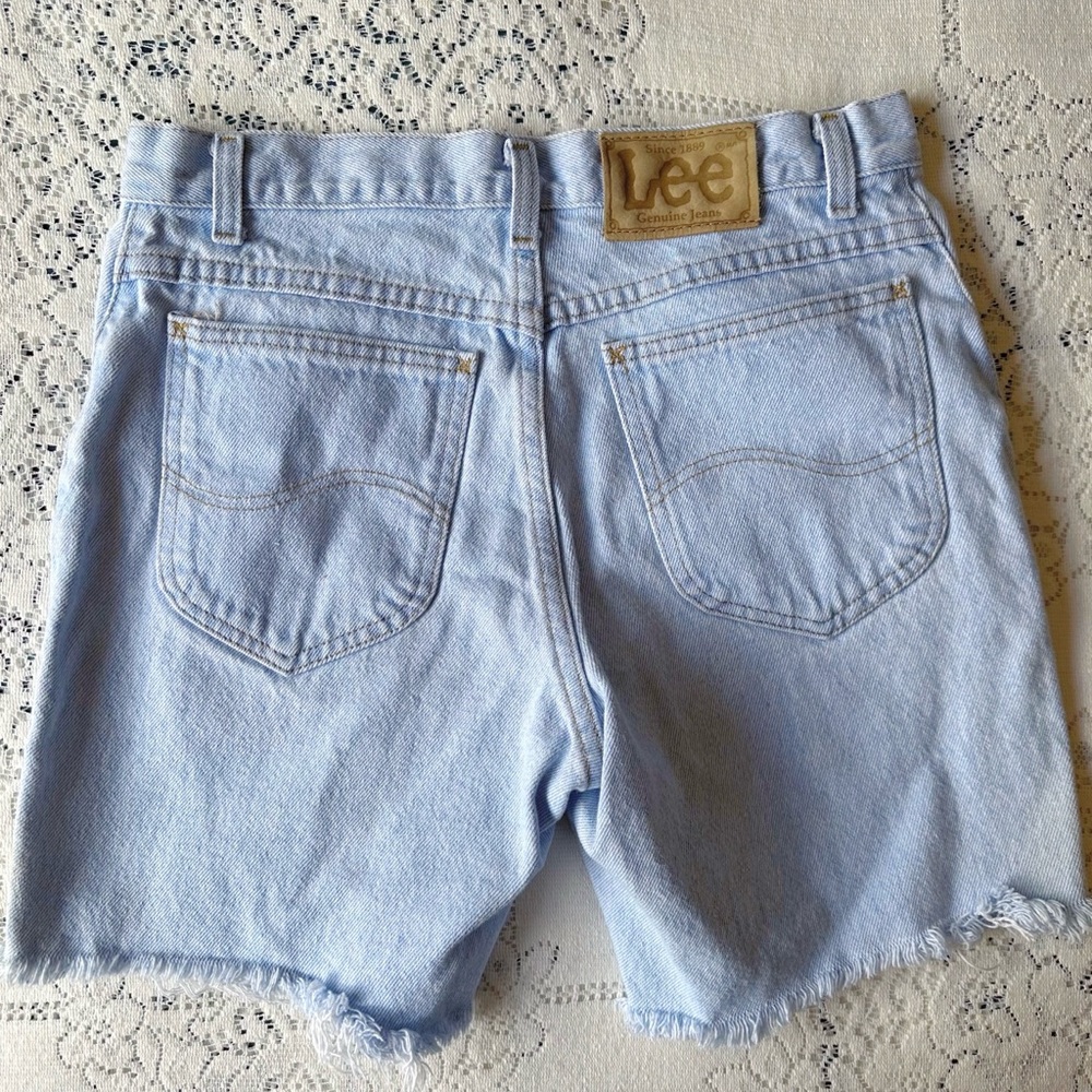 Vintage Lee Light Blue Wash Denim Cut off Shorts 100% cotton no stretch Size 32
